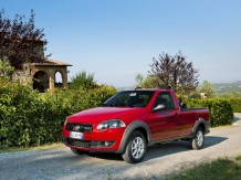 Fiat Strada 2012