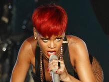 Rihanna straciła kontrakt, bo jest zbyt seksowna