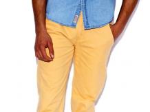 Męski styl - jak wybrać i nosić kolorowe spodnie